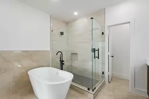 7422 Maxroy St, Houston, TX 77088 - Photo 22