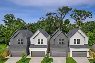 7422 Maxroy St, Houston, TX 77088 - Photo 2