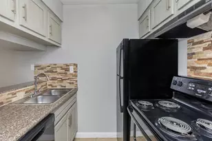 7637 Harwin Dr., Houston, TX 77036 - Photo 12