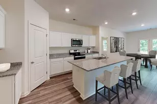 31018 Gayle Prairie Oak St, Waller, TX 77484 - Photo 2