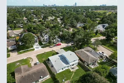 9538 Kerrwood Lane, Houston, TX 77080 - Photo 30
