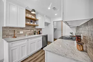 15702 La Cabana Dr, Houston, TX 77062 - Photo 12