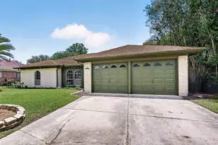 15702 La Cabana Dr, Houston, TX 77062 - Photo 2