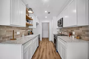 15702 La Cabana Dr, Houston, TX 77062 - Photo 10