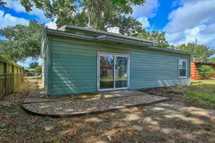 319 S 6th St, La Porte, TX 77571 - Photo 8