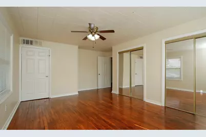319 S 6th Street, La Porte, TX 77571 - Photo 10
