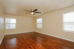 319 S 6th St, La Porte, TX 77571 - Photo 14