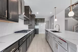 2811 Bolton Lndg Dr, Texas City, TX 77568 - Photo 6