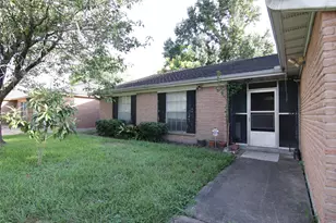 8419 Roos Rd, Houston, TX 77036 - Photo 2