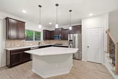 8663 Cedardale Park Drive, Houston, TX 77063 - Photo 12