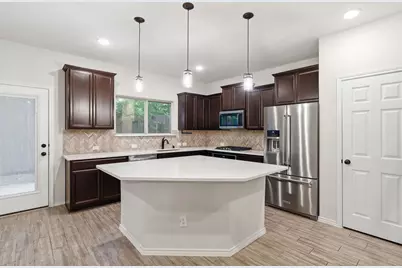 8663 Cedardale Park Drive, Houston, TX 77063 - Photo 2