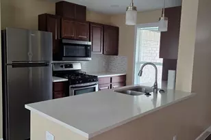 2023 Barnsley Ln, Houston, TX 77088 - Photo 10