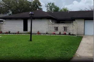 2023 Barnsley Ln, Houston, TX 77088 - Photo 1