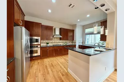 1910 Woodbury Street, Houston, TX 77030 - Photo 14