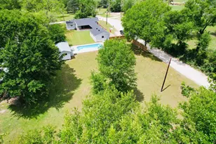 690 N Barbee St, Lovelady, TX 75851 - Photo 34