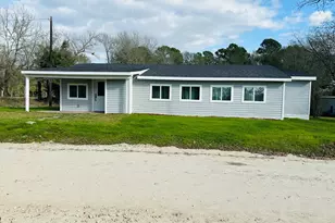 690 N Barbee St, Lovelady, TX 75851 - Photo 2
