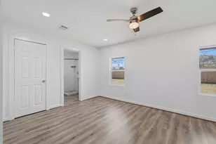 5962 Ridgeway Dr, Houston, TX 77033 - Photo 8