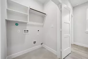 303 Charlock St, Houston, TX 77022 - Photo 14