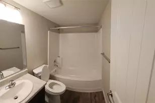 724 E Ave N, Belton, TX 76513 - Photo 8