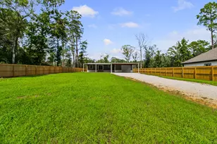 932 Sunny Dr, Livingston, TX 77351 - Photo 4