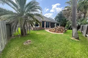8322 Castle Pond Ct, Houston, TX 77095 - Photo 4