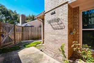 13931 Hollowgreen Dr, Houston, TX 77082 - Photo 18