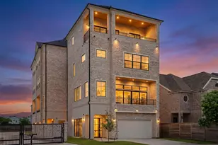 1602 Janak Garden Ln, Houston, TX 77055 - Photo 2