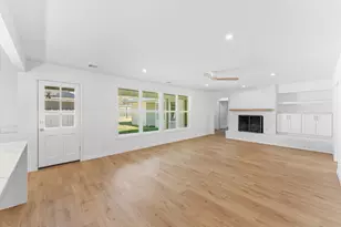 8014 Meadowcroft Dr, Houston, TX 77063 - Photo 10