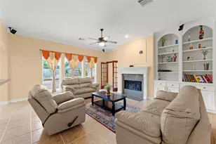 2407 Royal Palm Ct, League City, TX 77573 - Photo 14