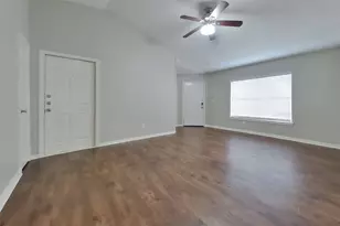 3150 Kelling St, Houston, TX 77045 - Photo 2
