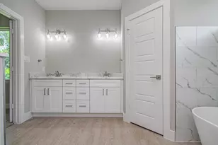 5447 N Shady Creek Dr, Houston, TX 77017 - Photo 12