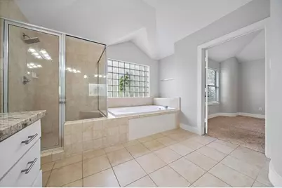 8676 Meadowcroft Drive, Houston, TX 77063 - Photo 32