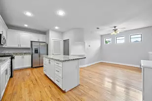 8676 Meadowcroft Dr, Houston, TX 77063 - Photo 22