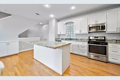 8676 Meadowcroft Drive, Houston, TX 77063 - Photo 14