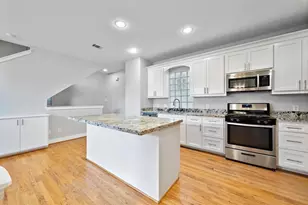 8676 Meadowcroft Dr, Houston, TX 77063 - Photo 14