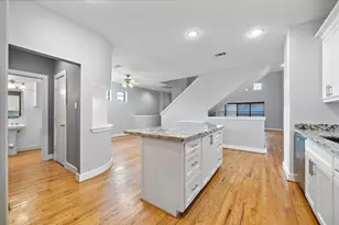 8676 Meadowcroft Dr, Houston, TX 77063 - Photo 24