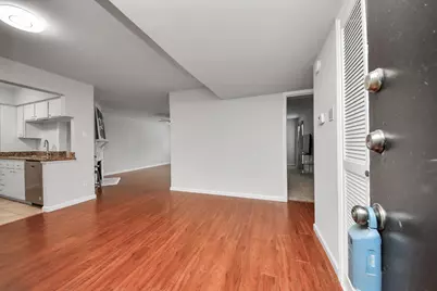 4641 Wild Indigo Street #450, Houston, TX 77027 - Photo 8