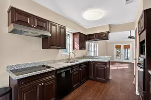 10 S Greenbud Ct, The Woodlands, TX 77380 - Photo 14