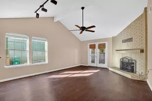 10 S Greenbud Ct, Spring, TX 77380 - Photo 2