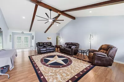 186 Poinsettia Street, Bridge City, TX 77611 - Photo 4
