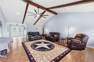 186 Poinsettia St, Bridge City, TX 77611 - Photo 4