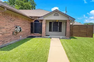 1159 Carey Dr, Angleton, TX 77515 - Photo 1