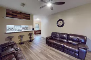 1159 Carey Dr, Angleton, TX 77515 - Photo 6