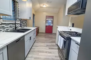 1159 Carey Dr, Angleton, TX 77515 - Photo 8