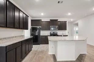 8004 Front Nine Ln, Navasota, TX 77868 - Photo 6