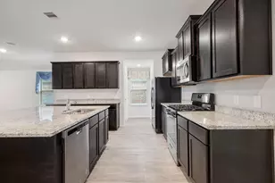 8004 Front Nine Ln, Navasota, TX 77868 - Photo 4