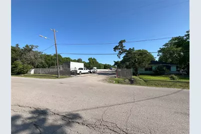 6007 Brookfield Drive, Houston, TX 77085 - Photo 2