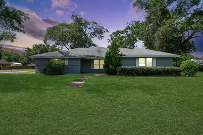 2601 Holly Street, Liberty, TX 77575 - Photo 2