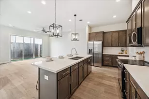 8534 Madeleine Rose Ln, Houston, TX 77055 - Photo 6