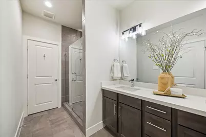 8534 Madeleine Rose Lane, Houston, TX 77055 - Photo 10